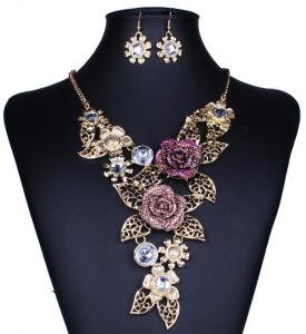 Wholesale Retro personality exaggerated necklace alloy hollow flower diamond necklace / Necklaces from china suppliers