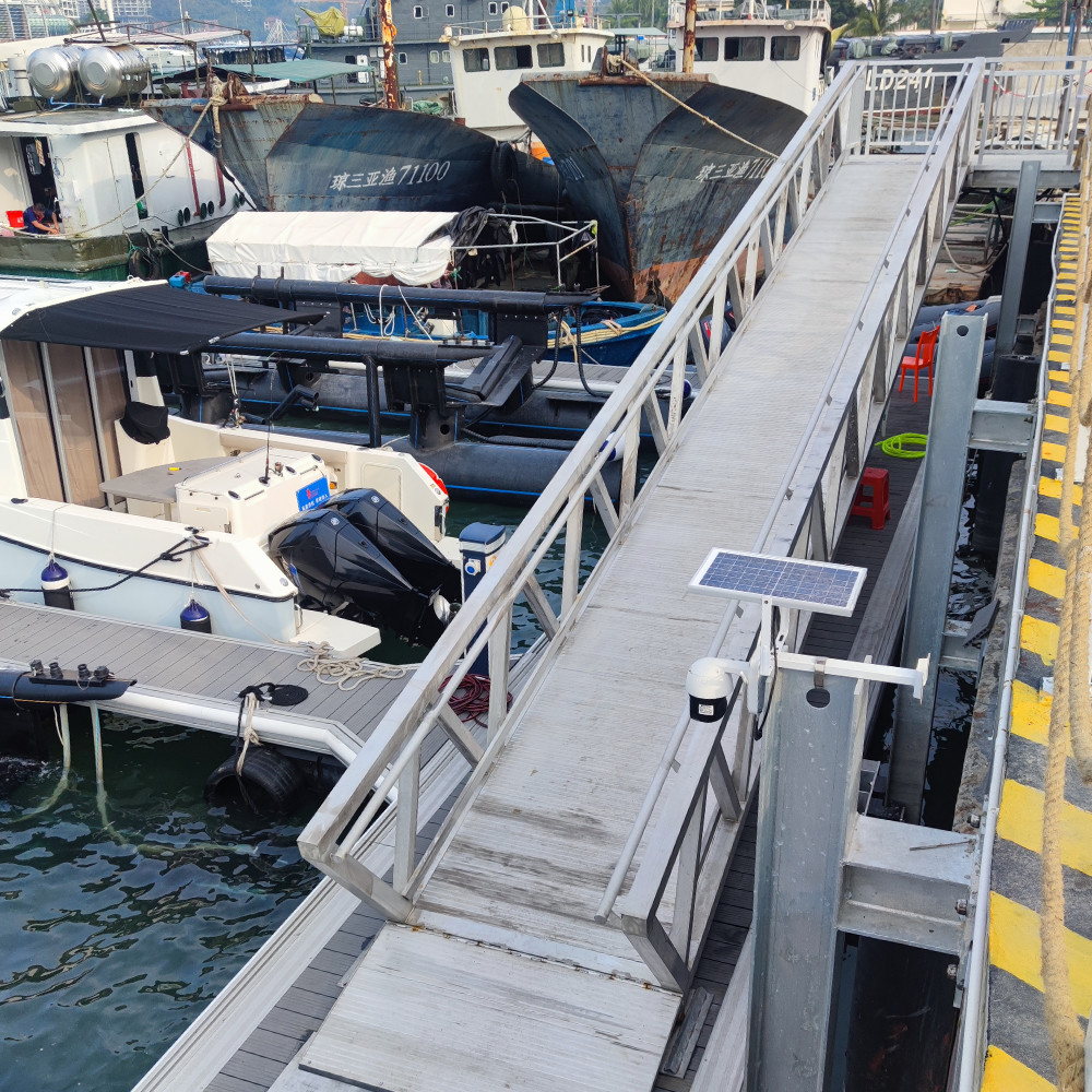 Marine Aluminum Dock Gangway Aluminum Alloy Frame HDPE Modular Pontoon