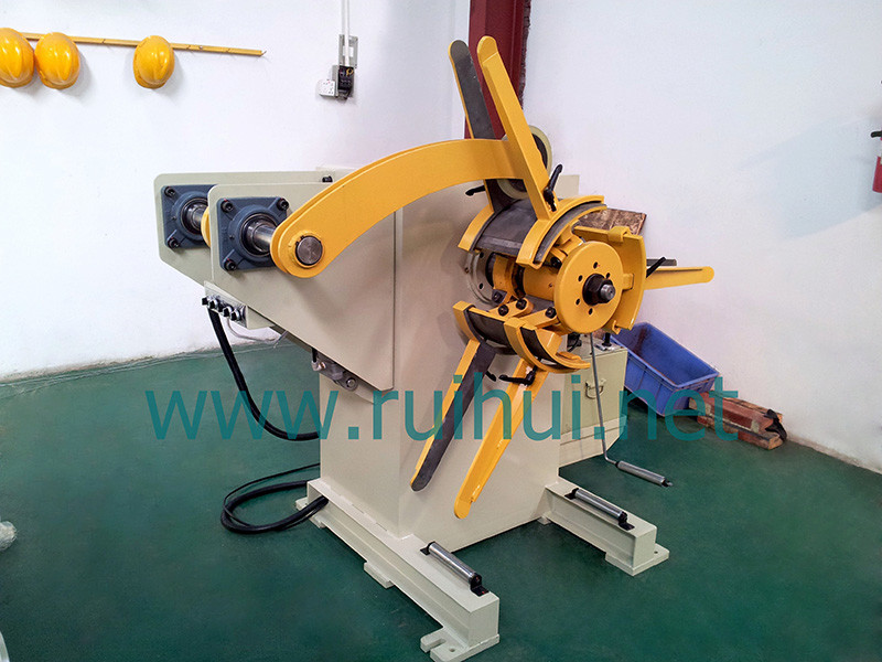 Auto Coil Hydraulic Steel Sheet Metal Decoiler With Penumatic Pressing Arm