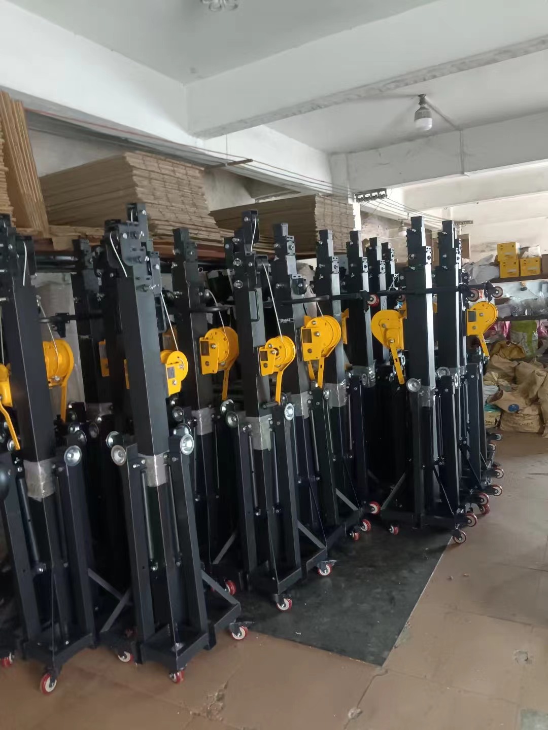 Portable 300x300mm Line Array Truss Lift Tower For Speaker Display