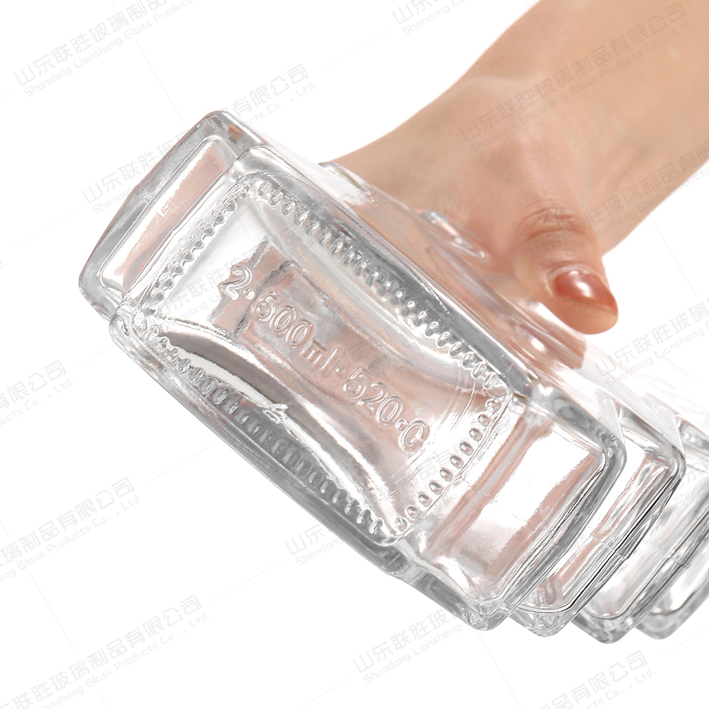 Custom Size Accepted Clear Triangle Shape Glass Crystal Whisky Bottle Packaging for Brandy