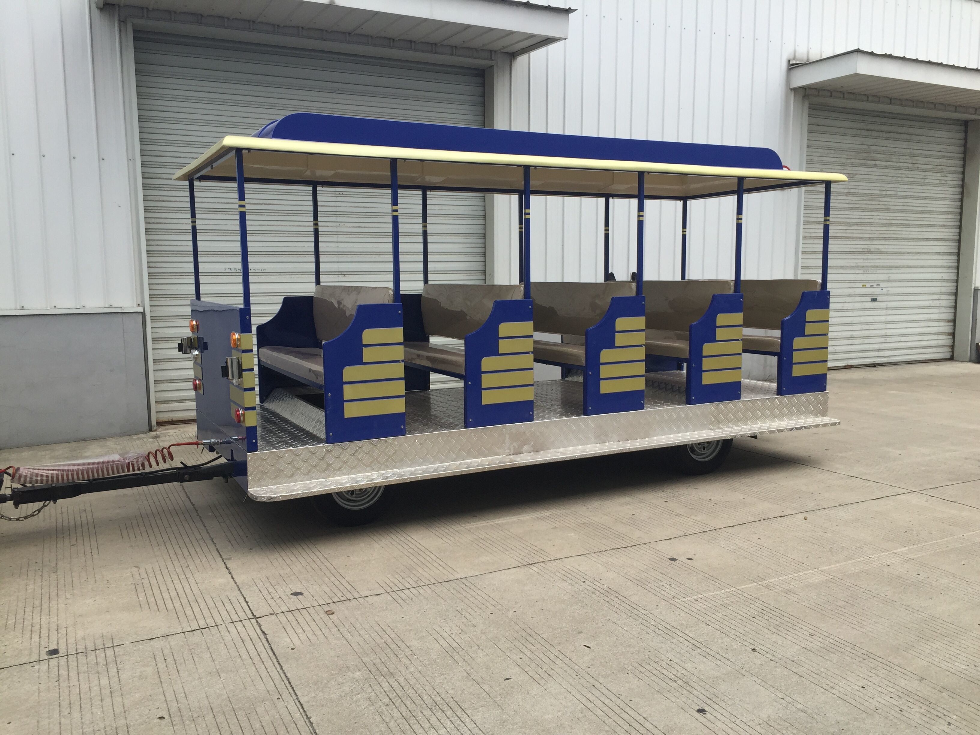 62 Seater Mini Electric Trackless Train , Shopping Mall Electric Sightseeing Train