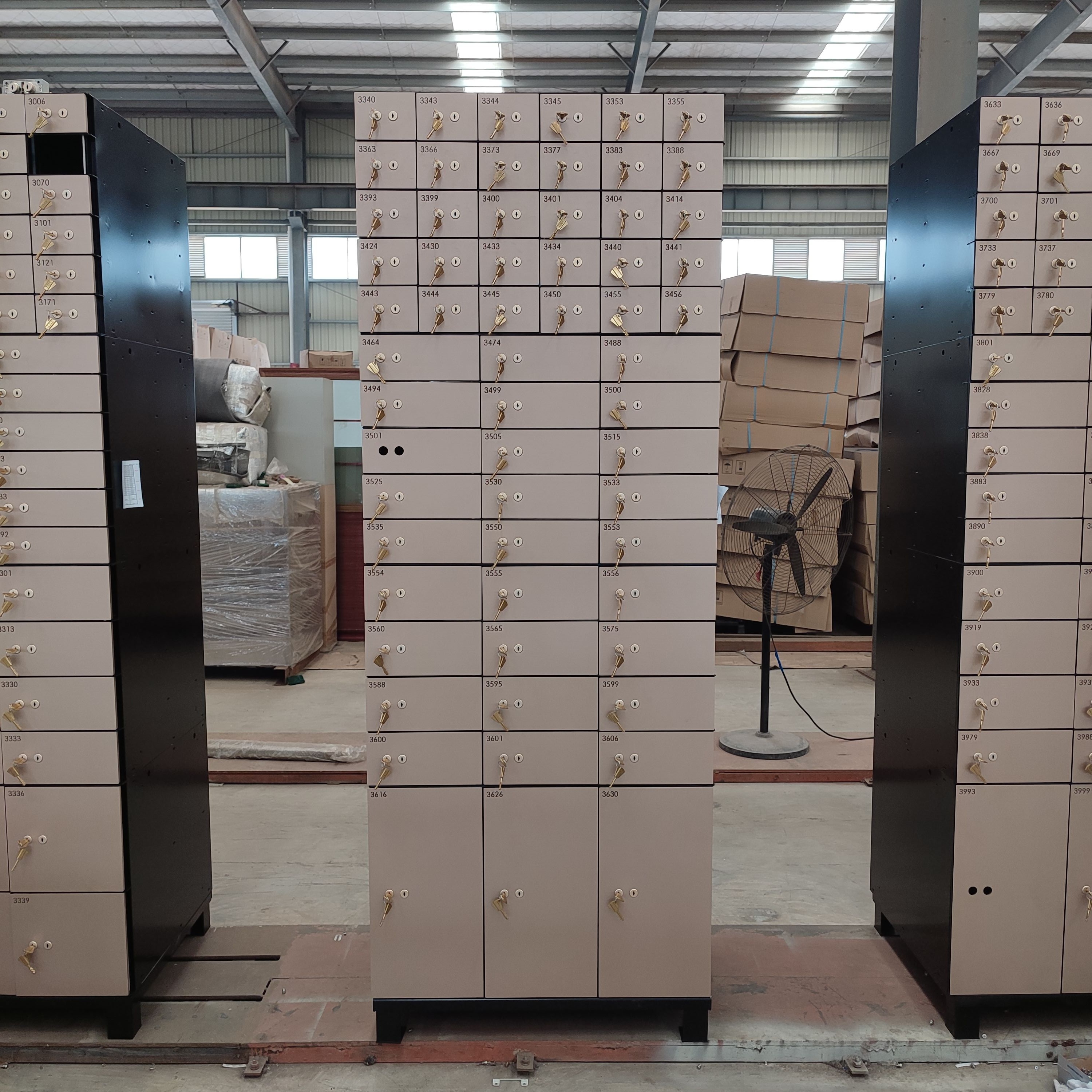 Hotel Lobby Bank Deposit Box Lockable With 10mm Stainless Steel Plate 600mm Depth
