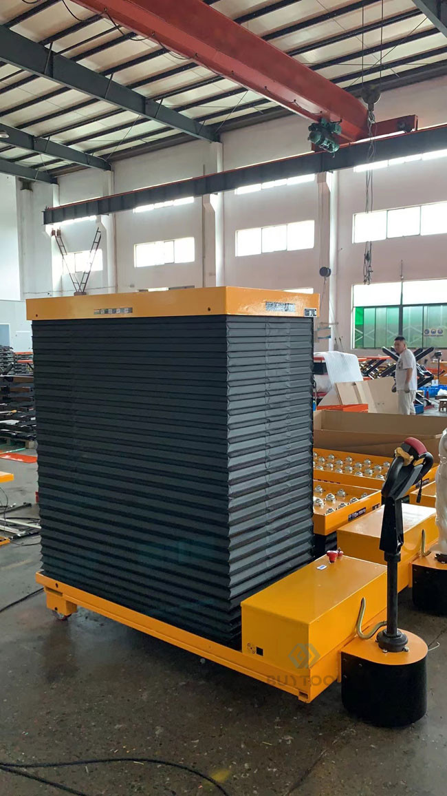 Portable Mobile Hydraulic Scissor Lifting Platform With Skirt Protection 1020x610mm