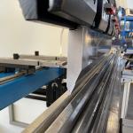 Carbon Steel 1000KN Torsion Bar Press Brake Net Weight 3000KG Main Motor Power 7