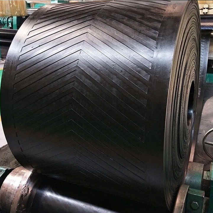 Herringbone Pattern Rubber Conveyor Belts for Smooth Material Conveying