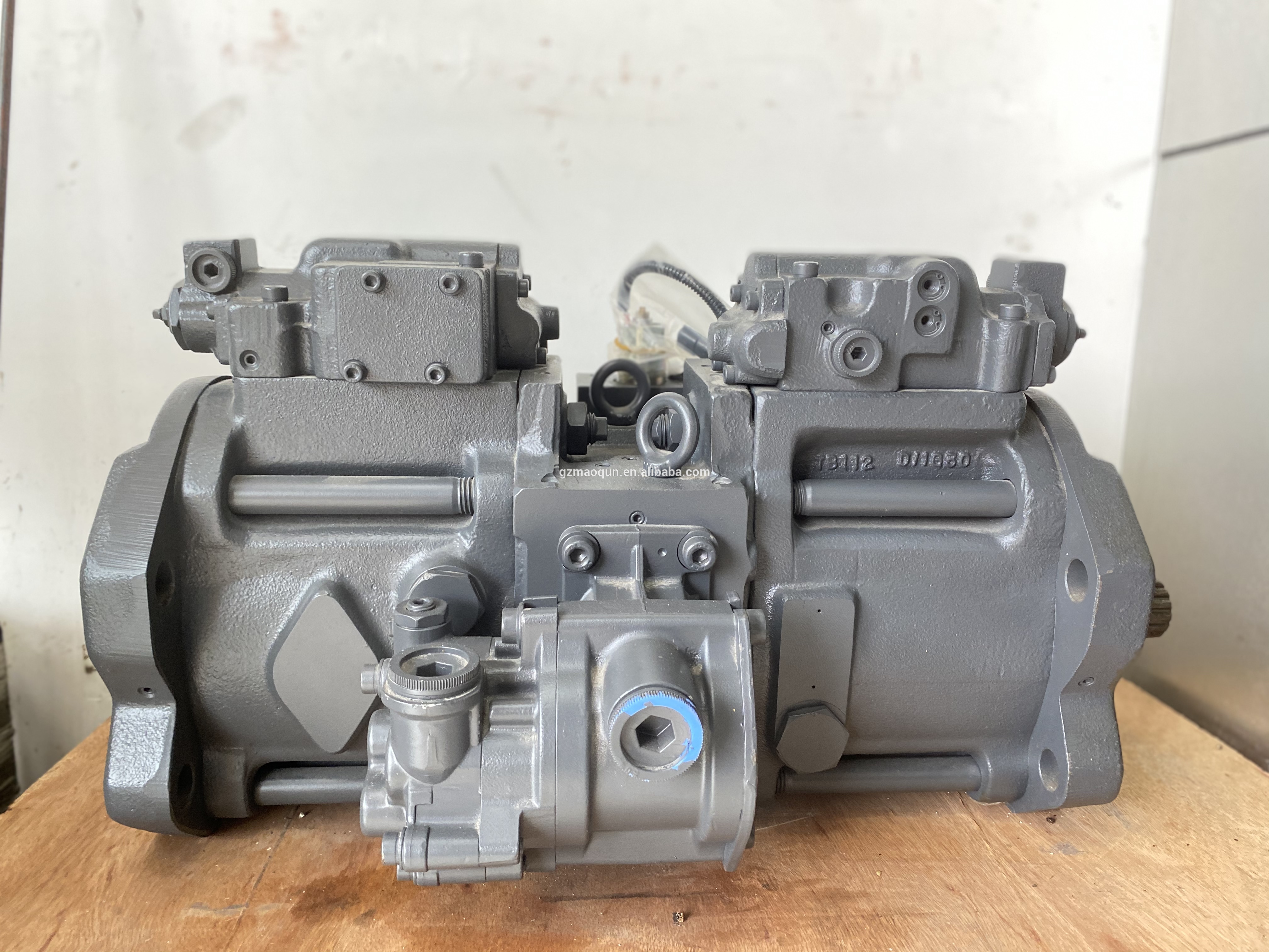 SH200 Sumitomo Excavator Main Hydraulic Pump Diesel Powerd Tractors