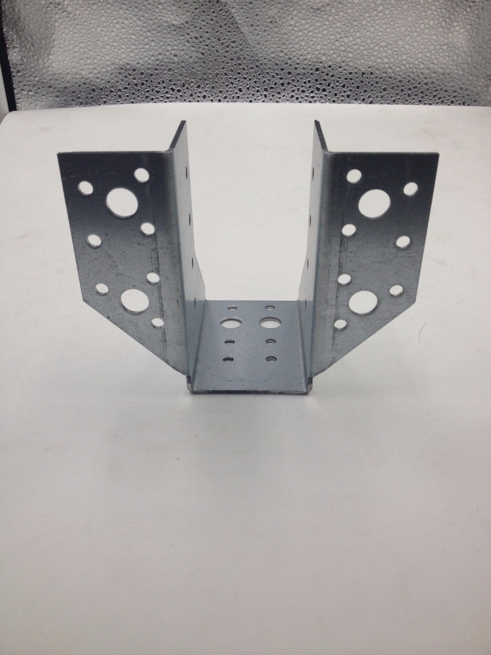 Punching Process Wood Connector for Timber Roof Trusses Corner Joint Angle Hanger