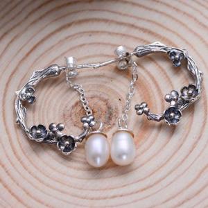 Wholesale 925 Silver Engraved Designs Flower Hoop Earrings with Pearl (055132) from china suppliers