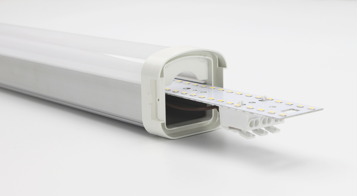Commercial 600mm Ip65 LED Batten Light SMD 2835 LED Chips Alum Material Body