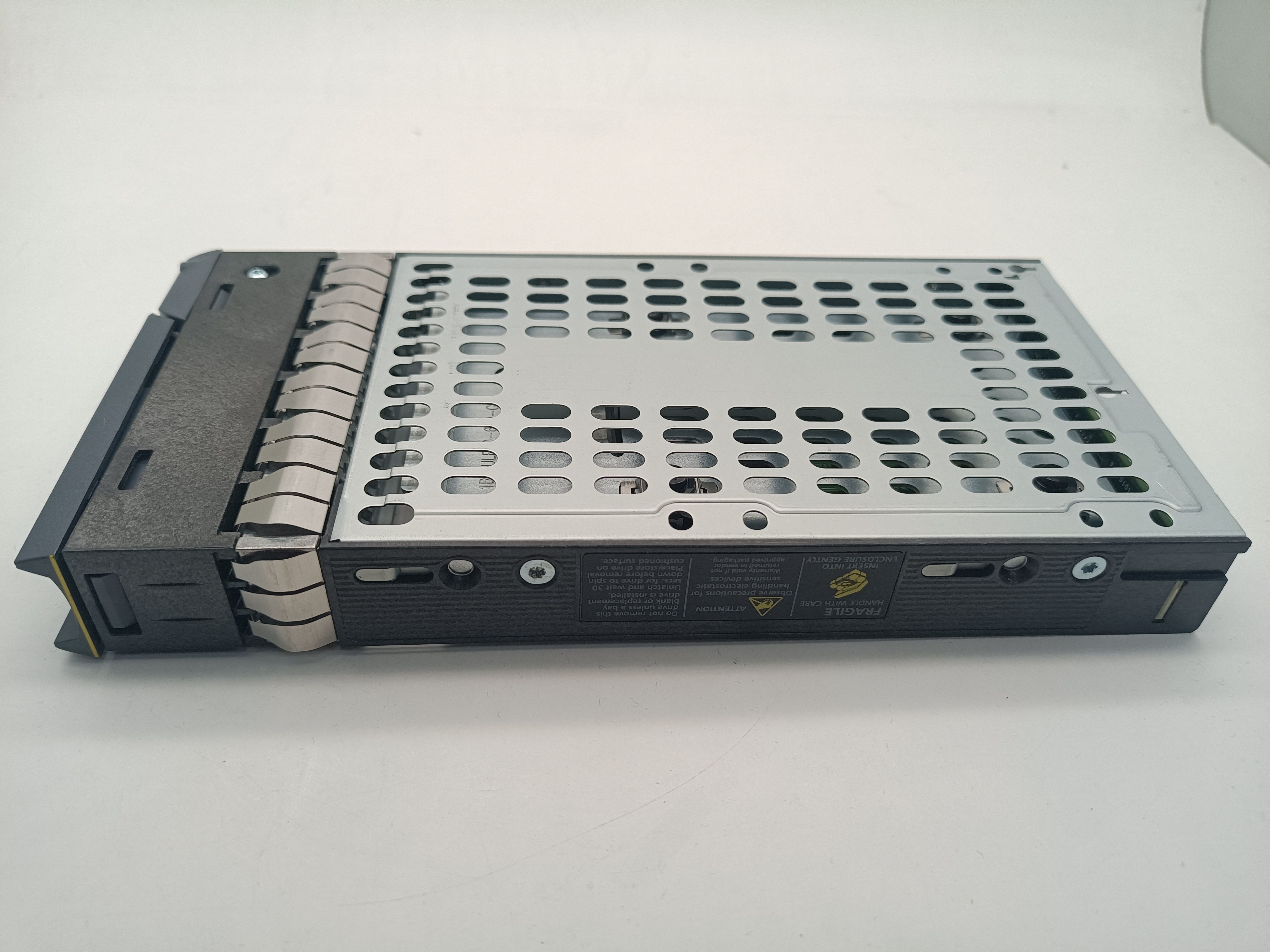 Netapp HDD X412B-R6 600GB 15K 3.5 108-00405+A0 for DS4243 DS4246 FAS2240-4 FAS2220