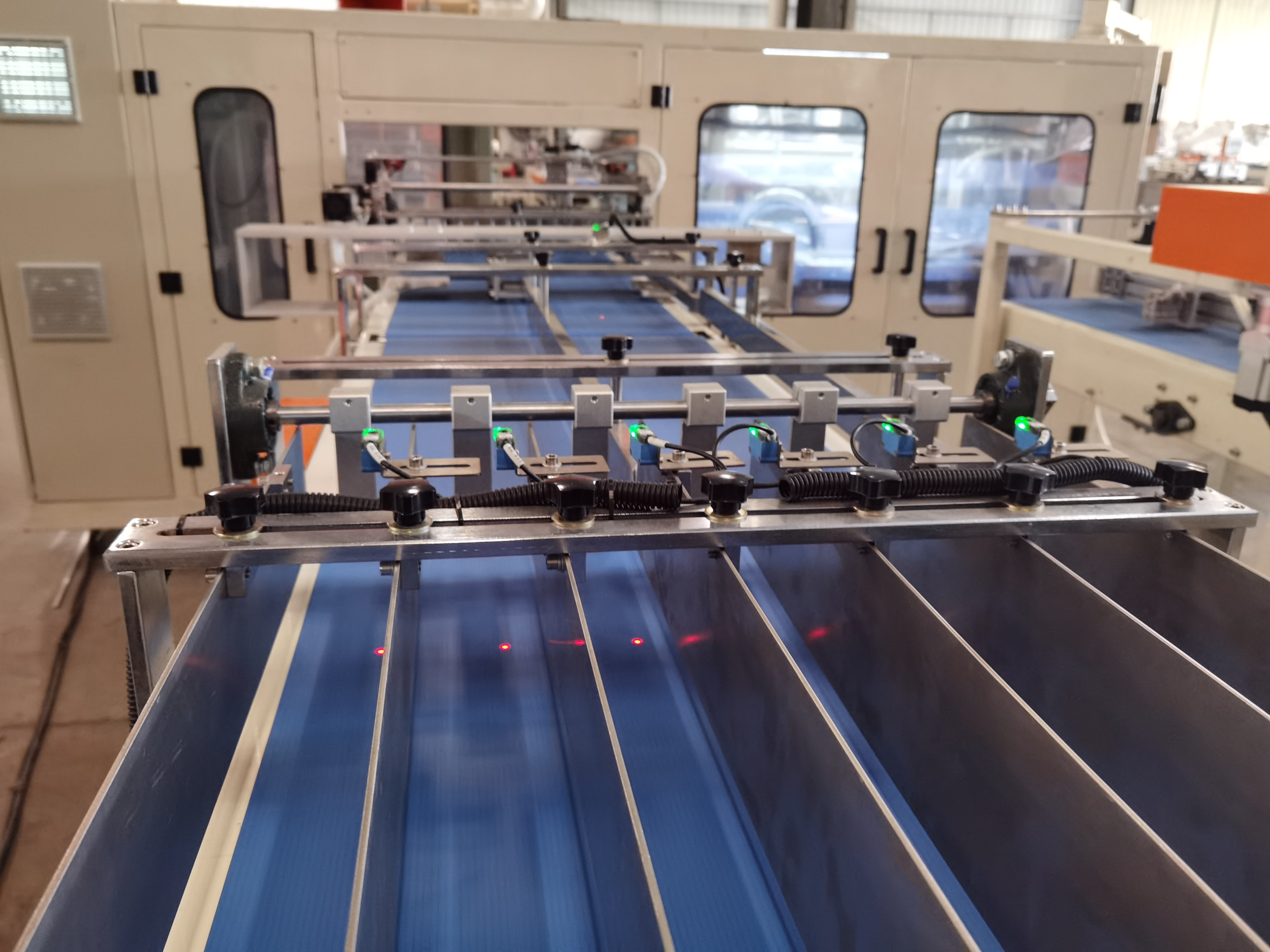 Automatic Facial Tissue Paper Plastic Film Multi Bags Packing Machine