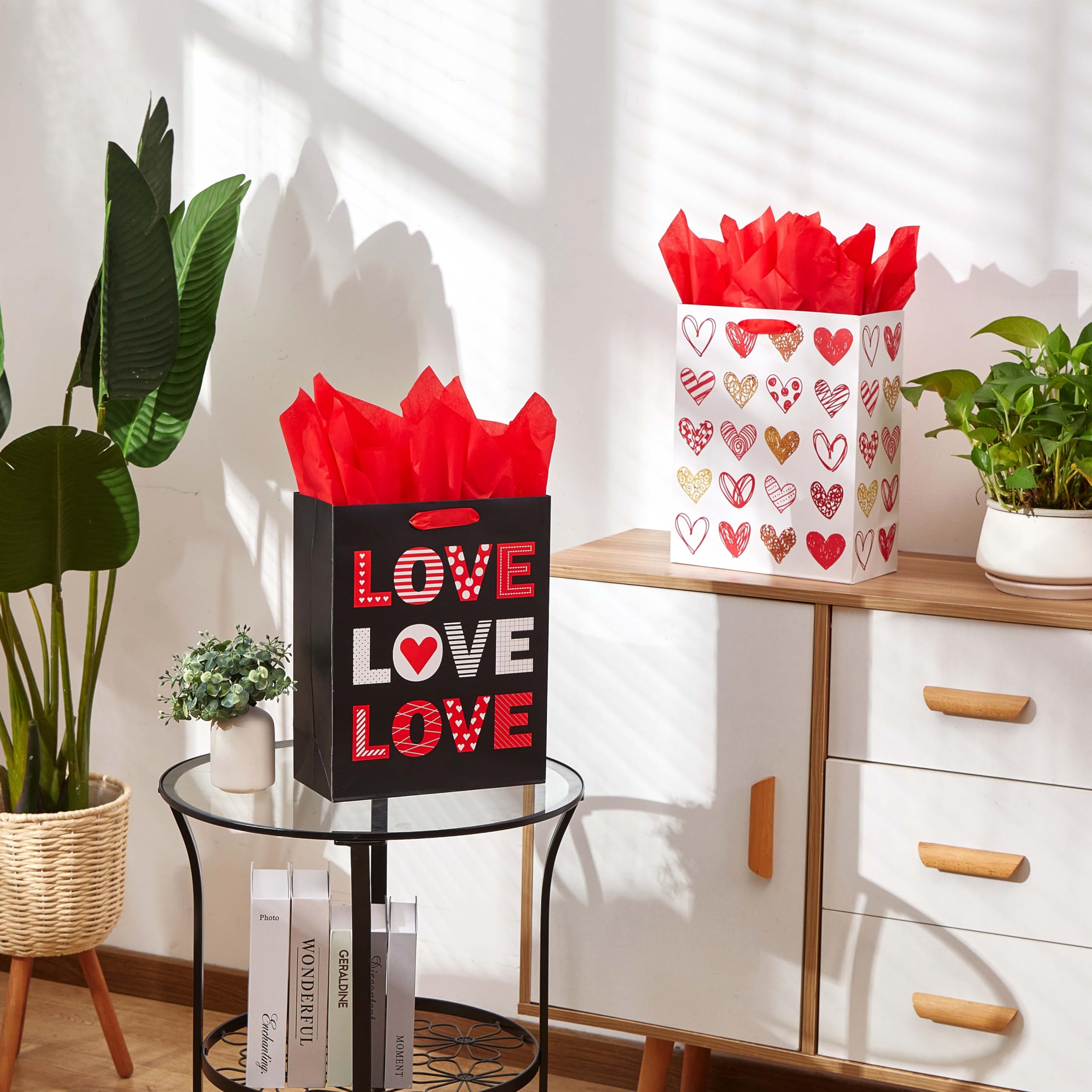CMYK 4 Color Offset Printing Luxury Wide Bottom Paper Bag for Valentine's Day by Maker