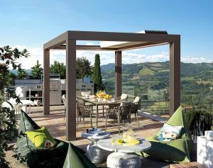 Wholesale New technology outdoor motorized retractable pergola from china suppliers