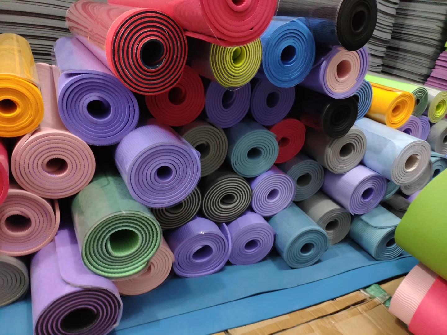 6MM TPE Yoga Mats, Environmentally friendly mat, Soft Anti Slip Sports Fitness, Exercise, Pilates Mats Style Color-Blue