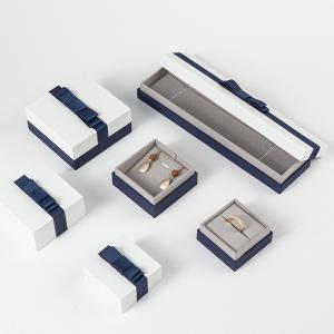 Wholesale Offset Printing Makeup Gift Packaging With Ribbon Handle from china suppliers