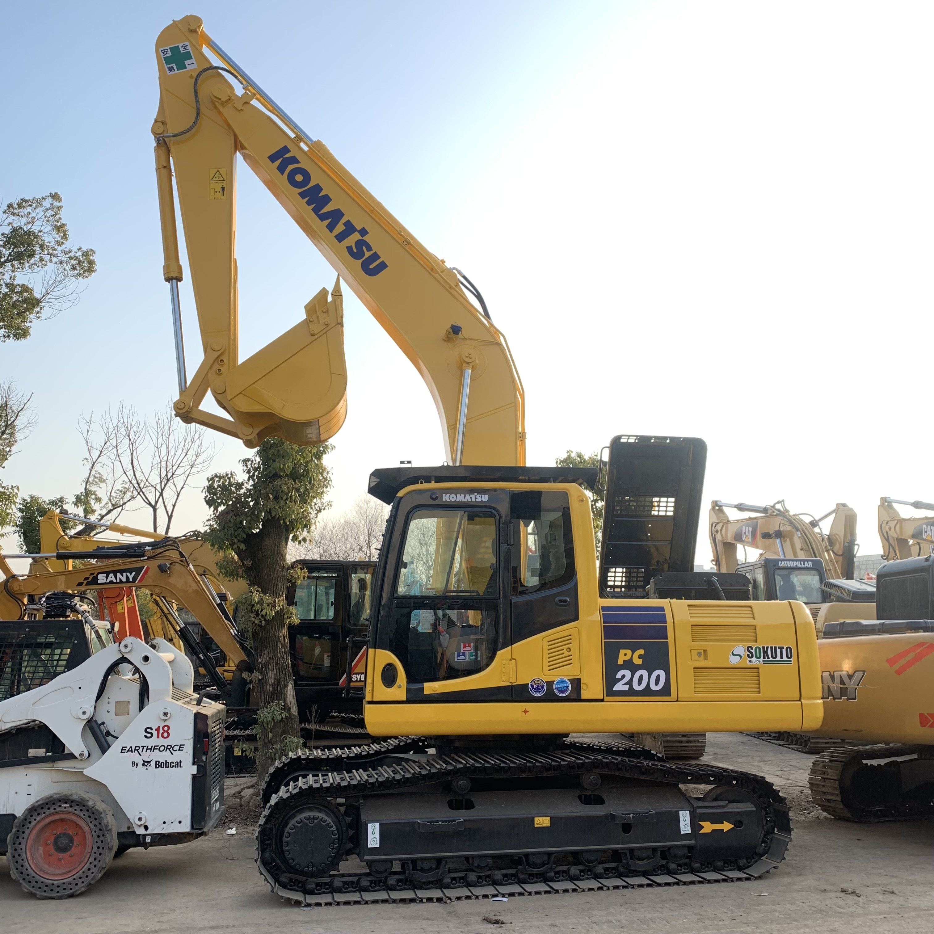 110KW Used Komatsu PC200-8 Excavator with Cummins Engine Hydraulic Crawler Excavator