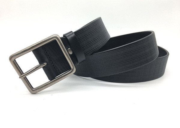 Embossed Checks Pattern Leather Casual Jeans Belt For Men With Classic Single Prong Buckle