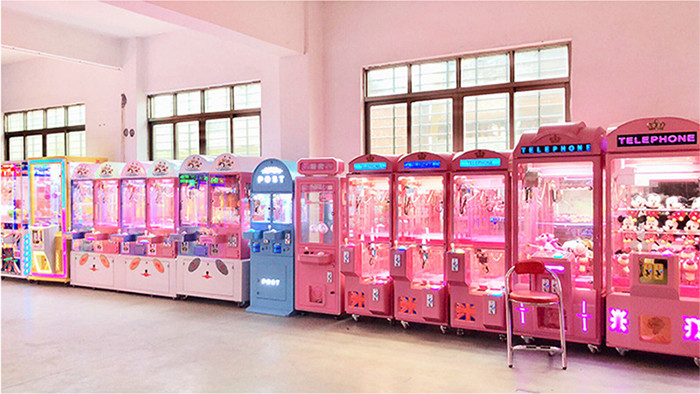 Coin Pusher 3 Players Gift Crane Game Machine Indoor Pink