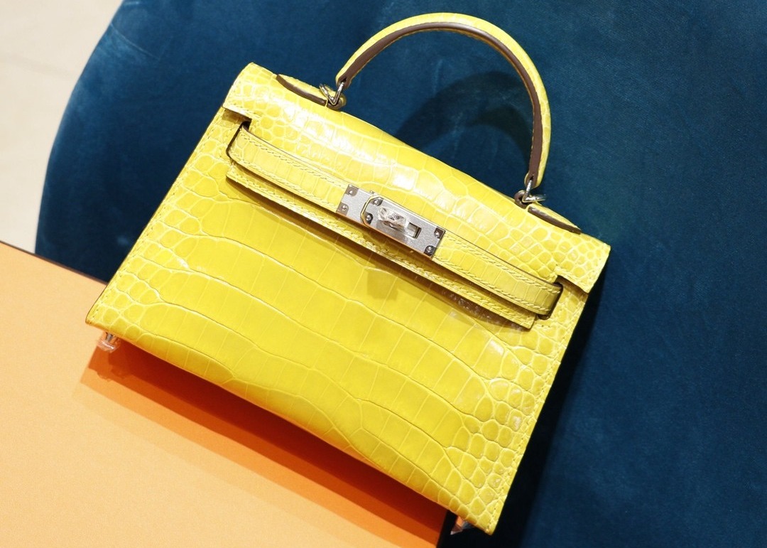 Womens Handhold Yellow 22cm Crocodile Skin Bag With Square Shape