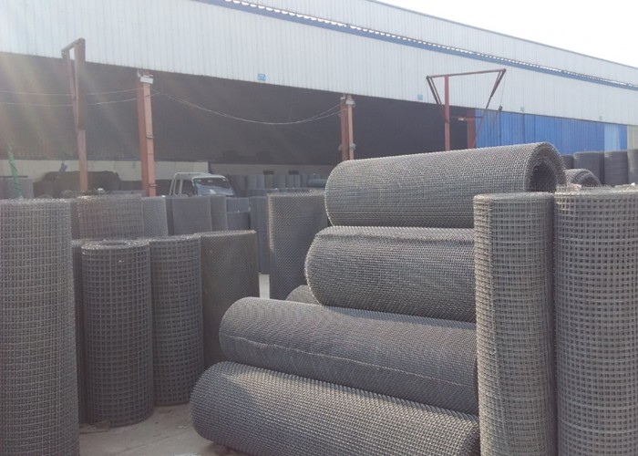 65mn Steel Crimped Wire Mesh Square Hole Length Customized For Sieving