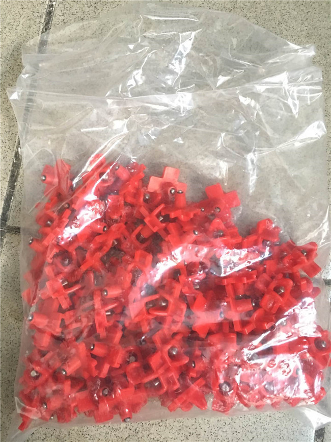 Cnc Auto Horizontal Poultry Nipples Impermeable Horizontal Side Mount Chicken Waterer