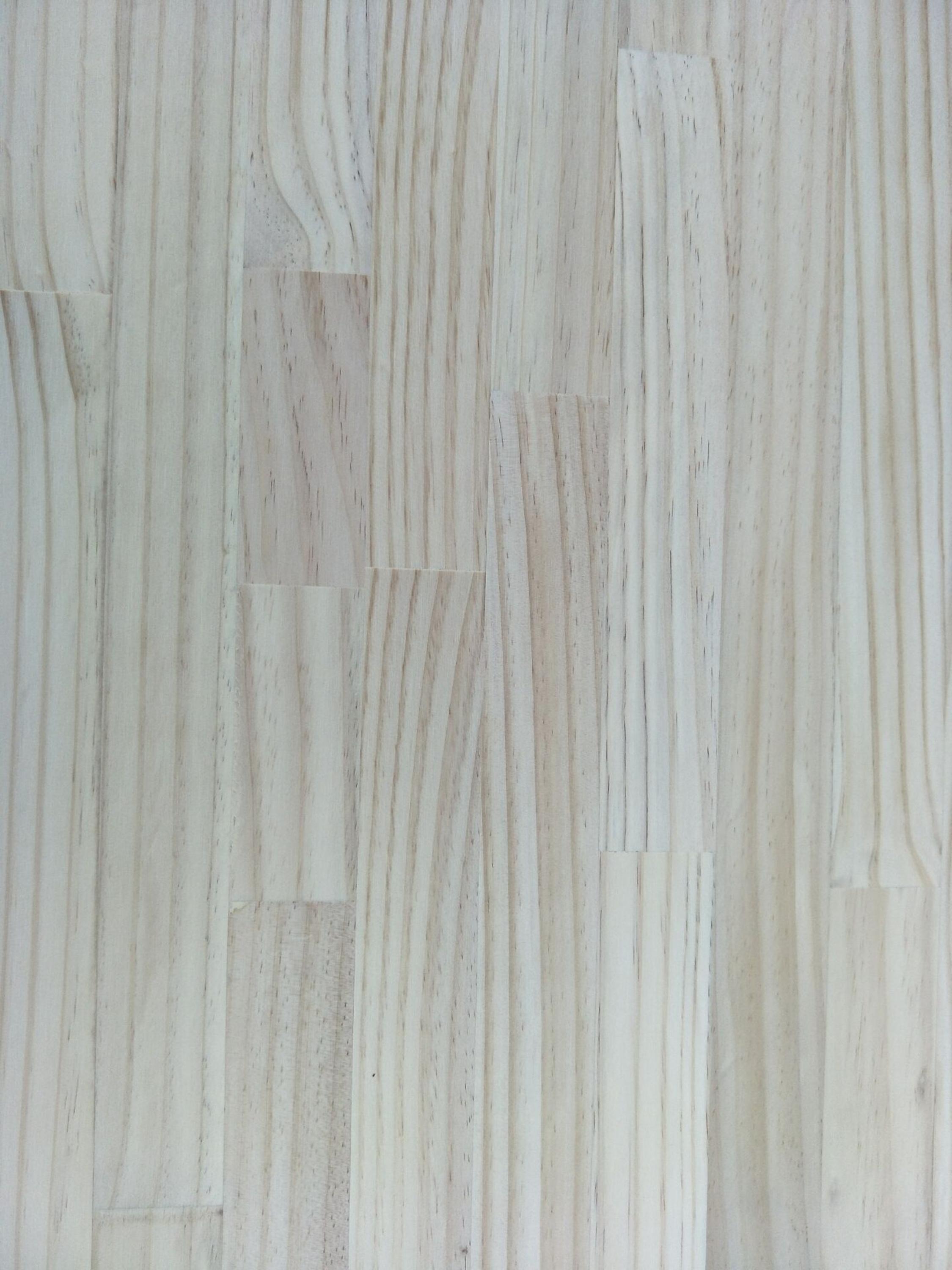 Traditional Design Style Zealand Pine Wood Sheets With Density 480-550kg/M3