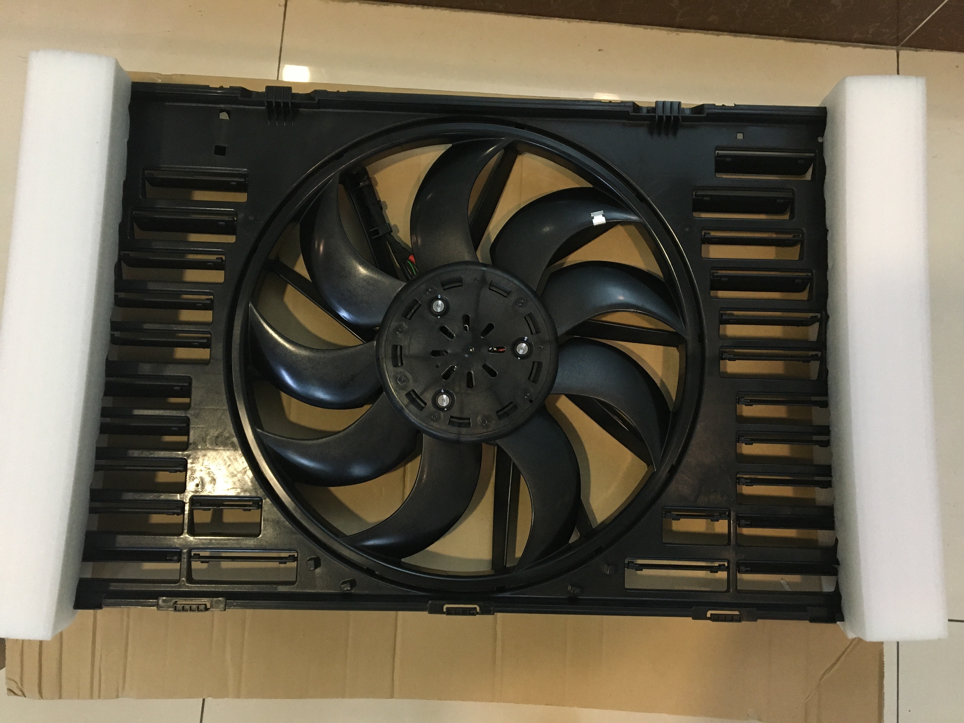 97010606106 Auto Fan Assembly Cooling Fan Radiator For Porsche