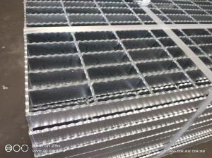 Wholesale Hot Dipped Galvanized Plain / Serrated Steel Grating For Platform Walkway from china suppliers
