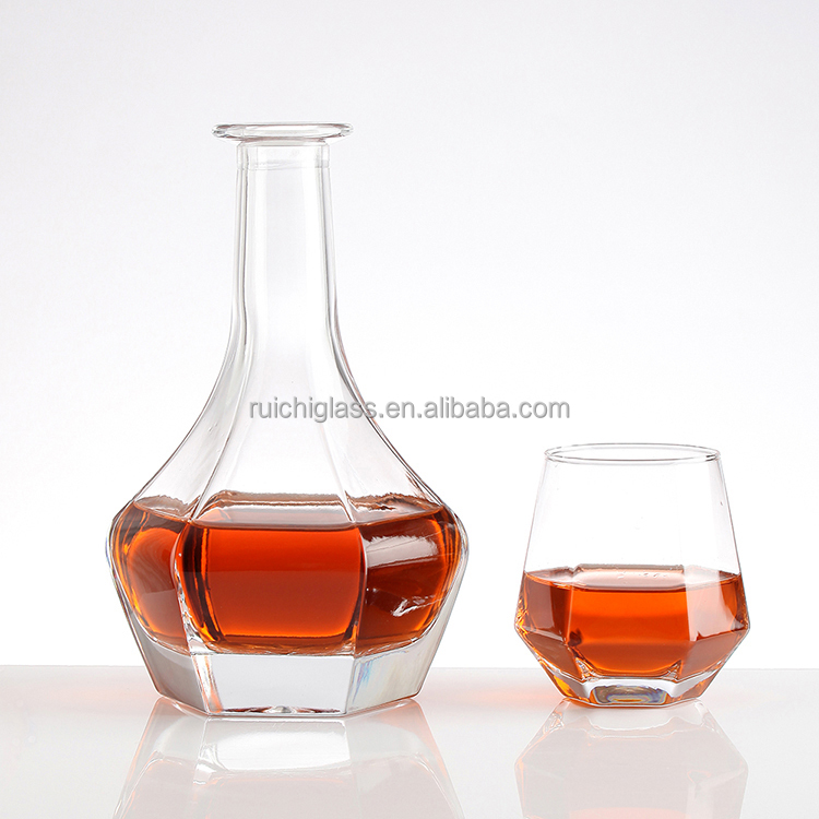 Sophisticated Super Flint Glass Frozen Gin Whisky Liquor Glass Bottles with Cork