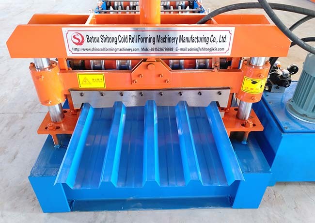 Professional Sheet Metal Roll Forming Machines Dimensions L9.0 X W1.8 X H1.5 M
