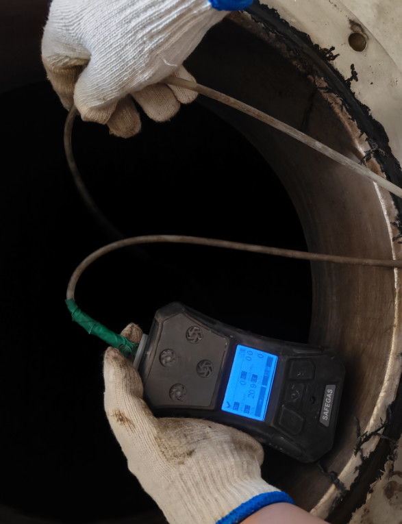 CO2 CO 0-2000ppm Portable Multigas Detector IECEX/ATEX/EMC Certified Built-In Pump For Industry