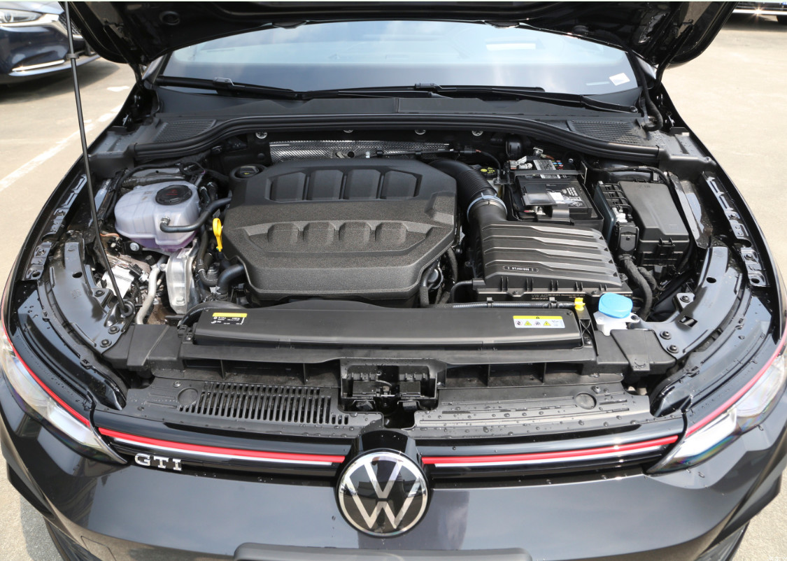Gasoline Volkswagen Golf 2023 380TSI 2.0T 220HP L4 Electric sunroof 5 Seats Hatchback