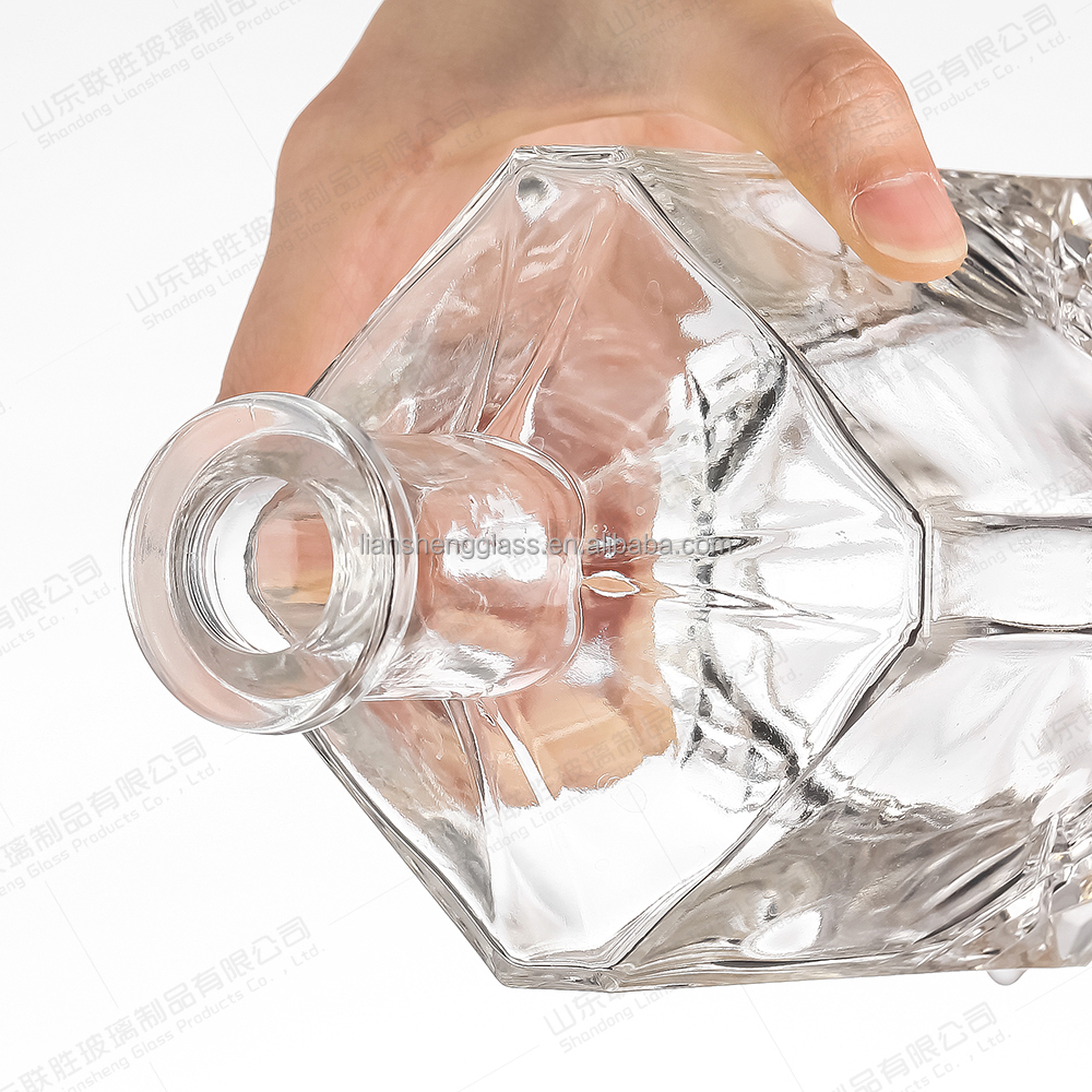 Custom Size Accepted 500ml Amber Glass Bottle for Vodka and Wine Customized Bottle Color