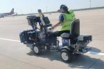 98:2 MMA +BPO Airless Spraying Road Marking Machine For Air Port Marking