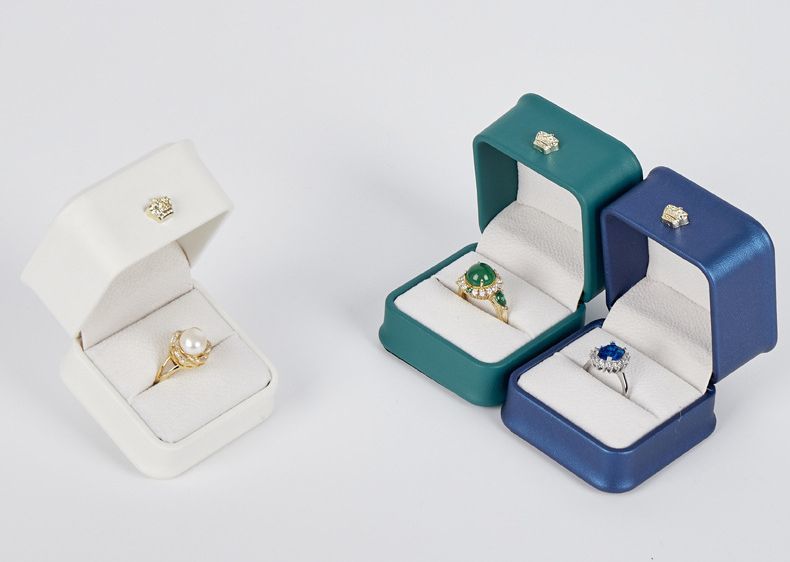China Manufacturer Wholesale Custom Logo Printing Luxury PU Jewelry Box Portable Travel Earring Jewelry Storage Bag Double Storage Box