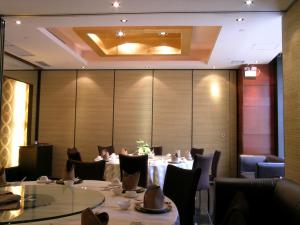 Wholesale Aluminium Removable Sound Proof Partitions For Banquet Hall 6m Height from china suppliers