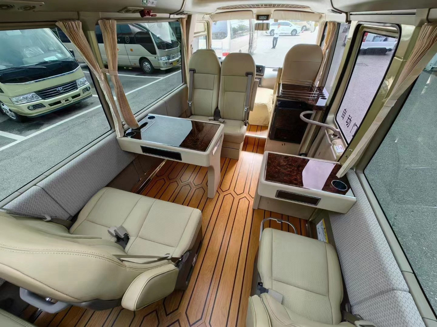 Toyota Coaster 17-seater tourist bus business reception bus gasoline rear drive 4×2 manual transmission