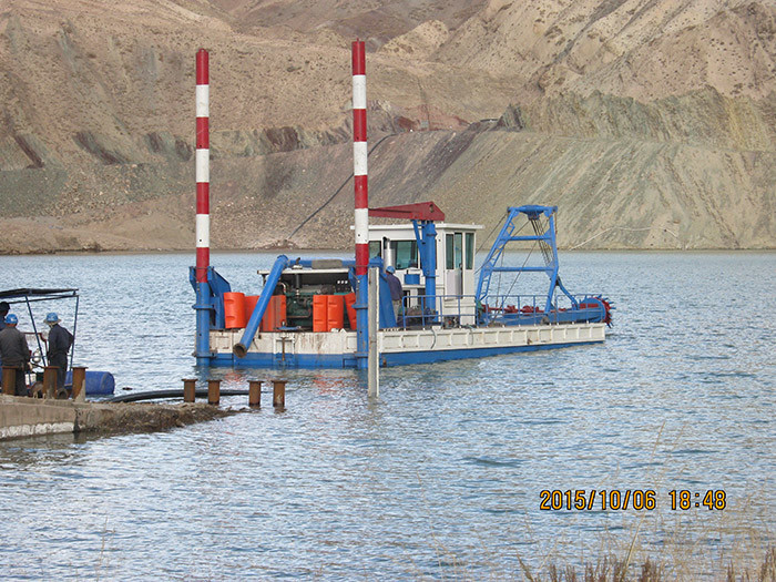 10 Inch Suction Dredge / Small Dredger Ship For Sand Dredging For River Dredging
