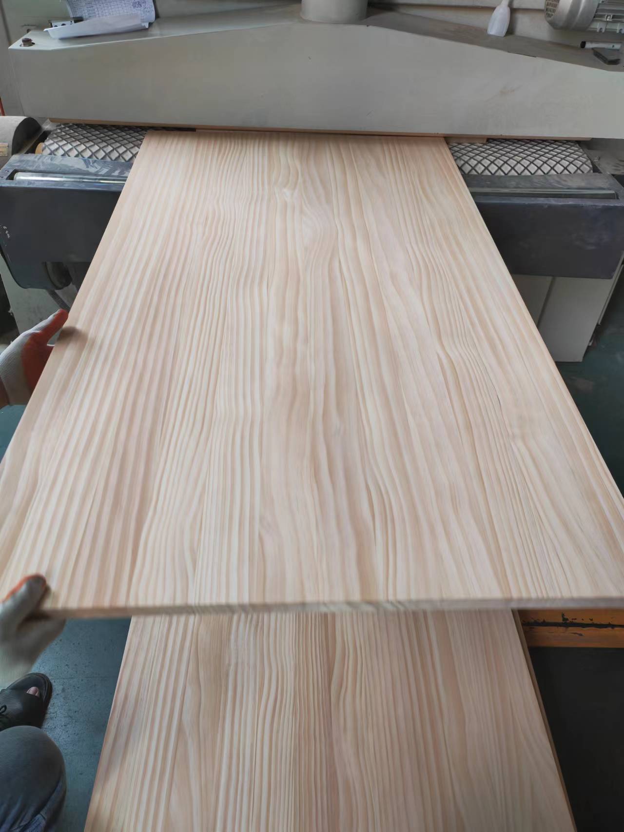Traditional Design European Pine Wood Finger Joint Board 2440x1220mm or Customized Size
