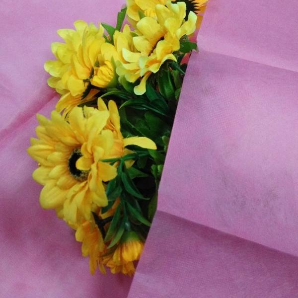 100% PP Non Woven Fabric Products Flower Gift Wrapping Soft Feeling Nontextile