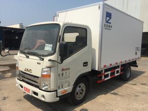 Wholesale JAC 4*2 6ton refrigeration truck small freezer truck with fiberglass panels for fresh transportation from china suppliers