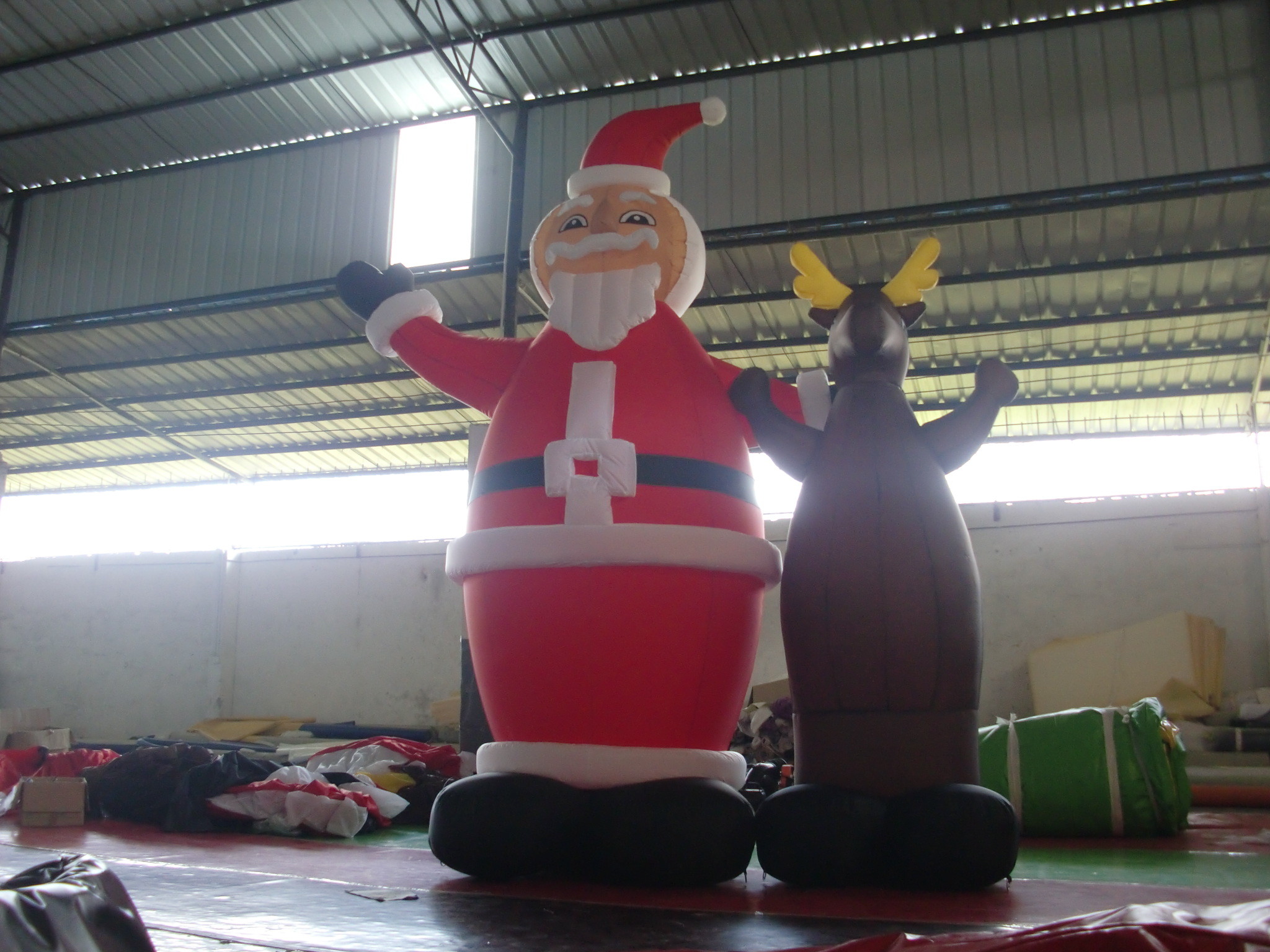 PVC Tarpaulin Inflatable Advertising Products , Inflatable Santa Claus For Shopping Mall Xmas Decoration