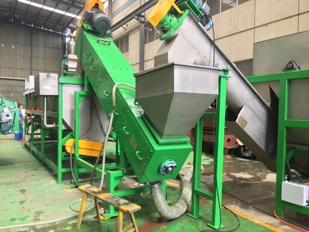 300kg/h, 500kg/h, 1000kg/h HDPE bottles crushing and washing machine