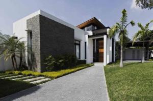 Wholesale Custom-Designed Prefabricated Bungalow Homes Leading The Way With Light Steel Frames From Chinese Steel Frame Fabricator from china suppliers