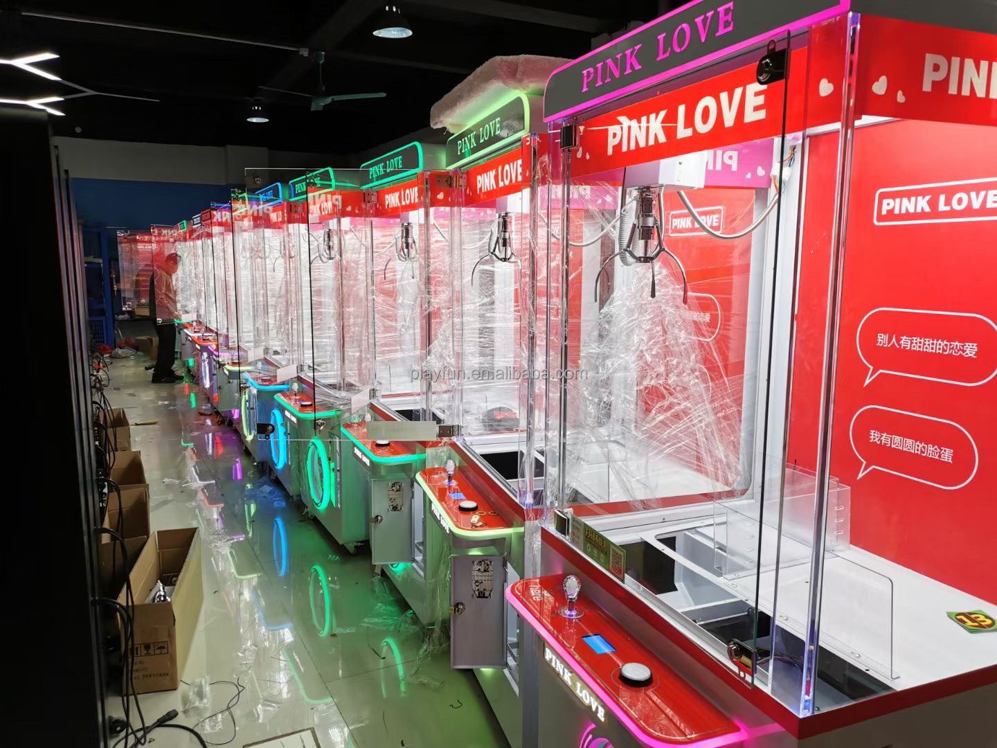 PlayFun Custom Made England Style Cut Ur Prize Arcade Coin-Op Operated Prize Vending Toys Gifts Scissors Cutting Machine