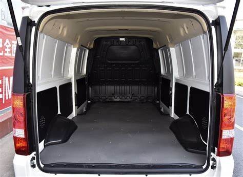 EEC Certified Right Hand Drive Electric Cars Ruichi Ec35 Cargo Delivery Van 245Km