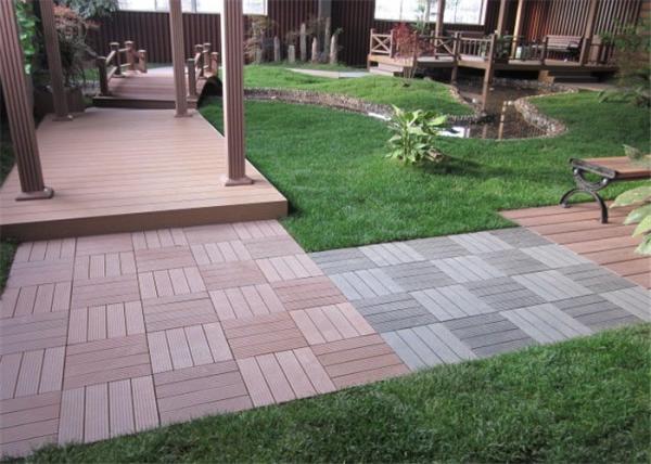 Anti - Slipping Interlocking Wood plastic Composite Deck Tiles Outdoor 300 *