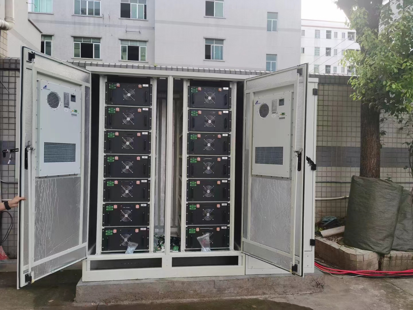 Long Cycle Lifepo4 Storage Battery Container Energy Storage System