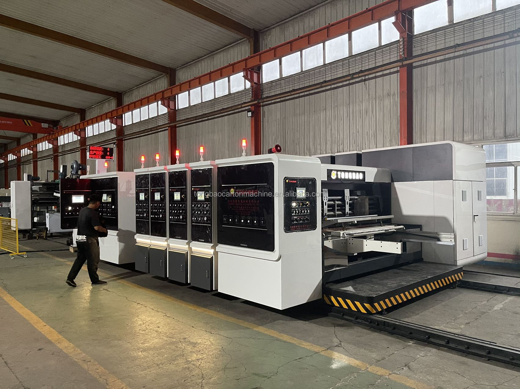 1200mm Automatic Flexo Printing Slotting Die Cutting Folding Gluing Strapping Inline Machine